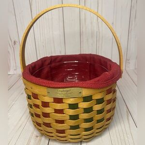 Longaberger round 2003 Christmas Basket with red lining and plastic insert